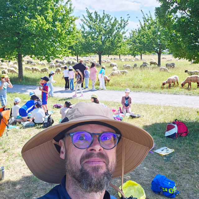 Immer wieder ein Highlight. Mit den 2. Klassen der Pestalozzi Grundschule auf Klimawanderung auf dem Kronsberg bei Laatzen. 

Gefördert vom @proklima_fonds 

#mitkindernunterwegs #mitkindernnaturerleben #kronsberg #kronsrode #hannoverleben